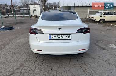 Седан Tesla Model 3 2021 в Житомирі