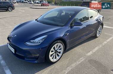 Седан Tesla Model 3 2022 в Києві