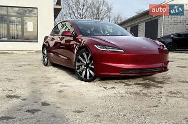 Седан Tesla Model 3 2024 в 