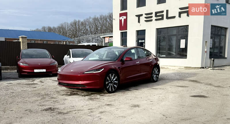 Tesla Model 3 2024