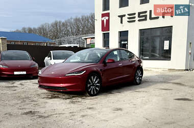Седан Tesla Model 3 2024 в 