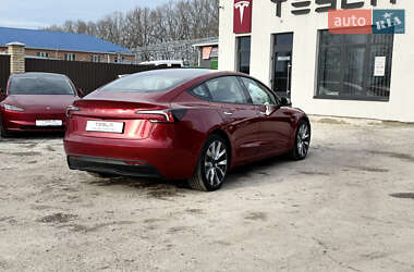 Седан Tesla Model 3 2024 в 