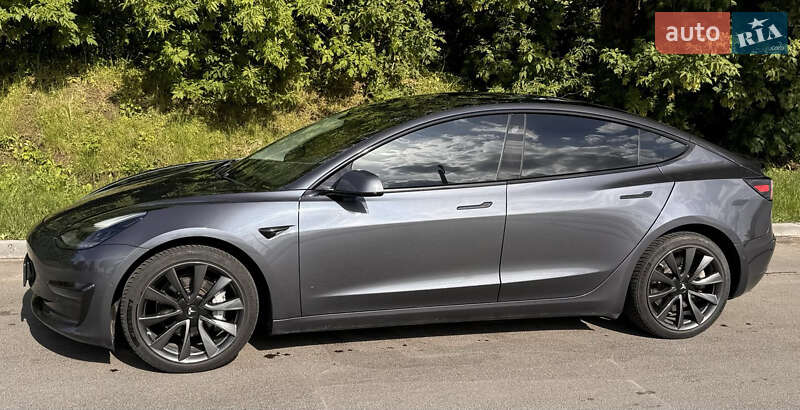 Седан Tesla Model 3 2019 в Одесі