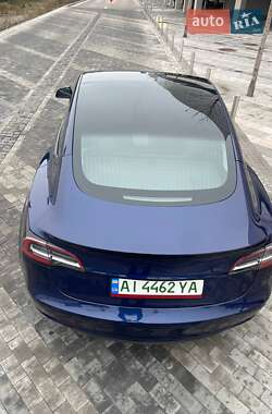 Седан Tesla Model 3 2021 в 