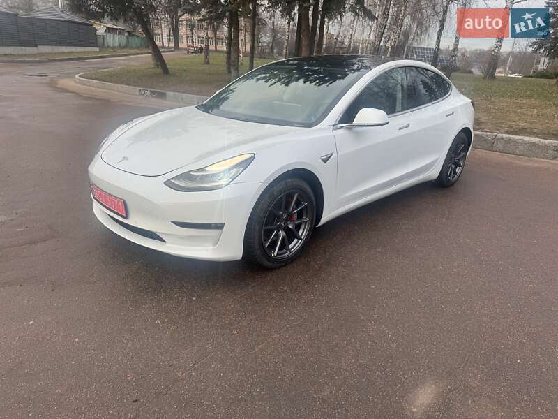 Седан Tesla Model 3 2020 в Житомирі