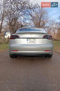 Седан Tesla Model 3 2018 в Никополе