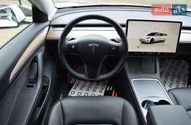 Седан Tesla Model 3 2022 в Львове