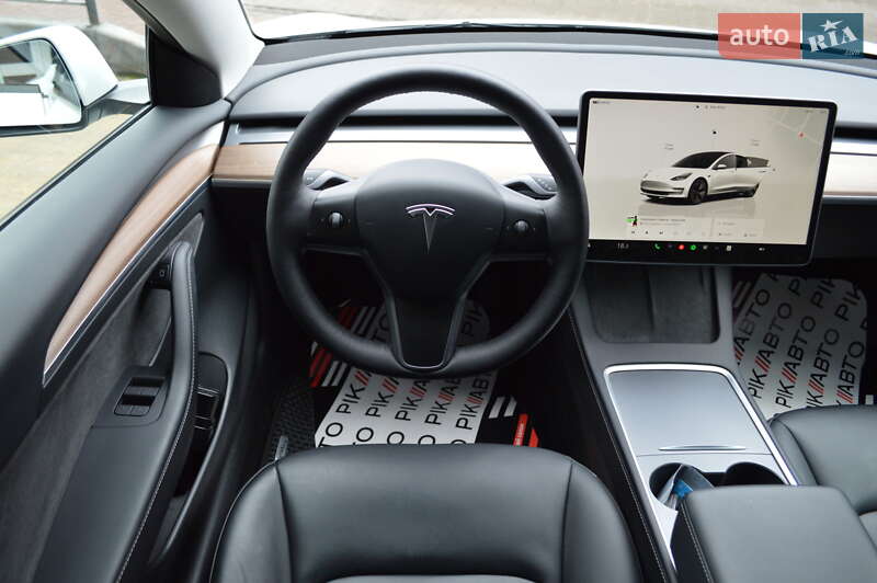 Седан Tesla Model 3 2022 в Львові фото 29 Седан Tesla Model 3 2022 в Львові