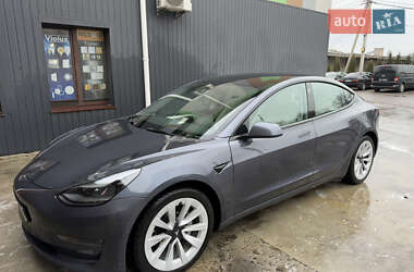 Седан Tesla Model 3 2022 в 