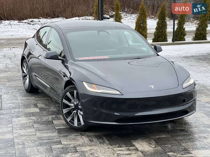 Седан Tesla Model 3 2024 в Луцьку