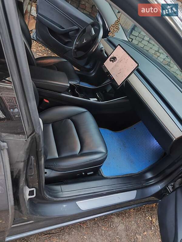 Седан Tesla Model 3 2018 в Харкові