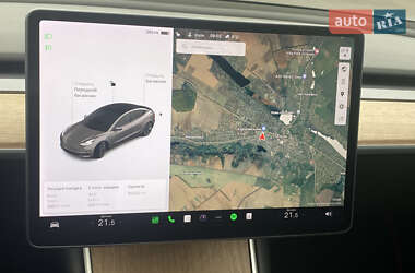 Седан Tesla Model 3 2018 в Тульчині