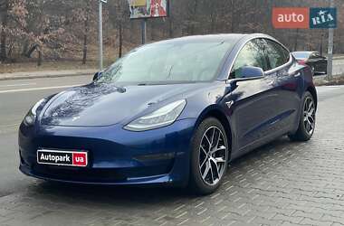 Седан Tesla Model 3 2018 в Киеве