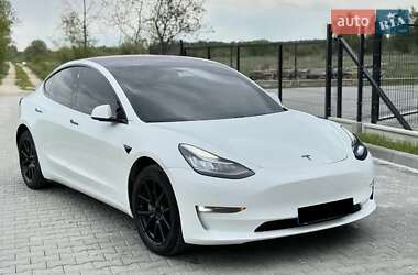 Седан Tesla Model 3 2018 в Ужгороді