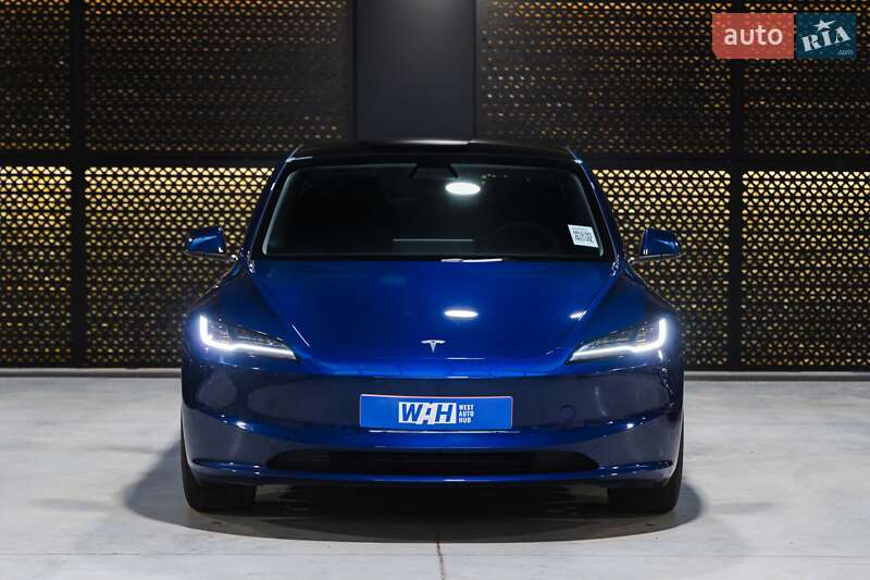 Седан Tesla Model 3 2024 в Луцьку