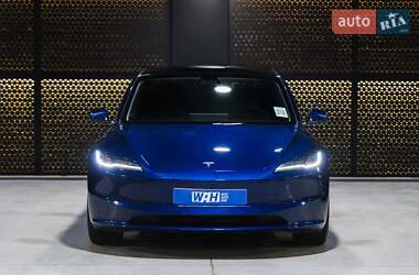 Седан Tesla Model 3 2024 в 