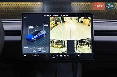 Седан Tesla Model 3 2024 в 
