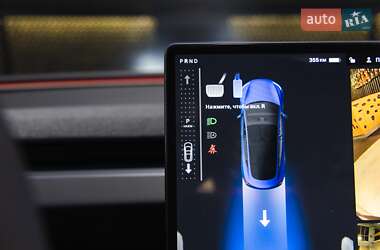 Седан Tesla Model 3 2024 в 
