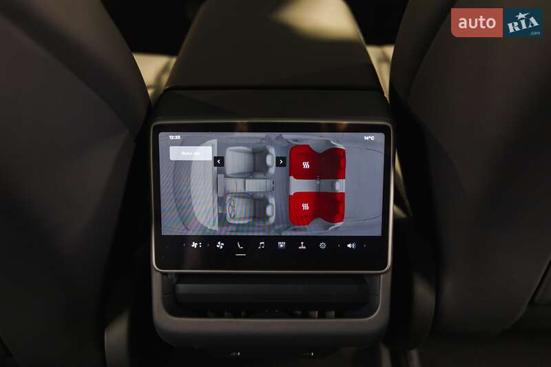 Седан Tesla Model 3 2024 в Луцьку