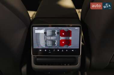Седан Tesla Model 3 2024 в 