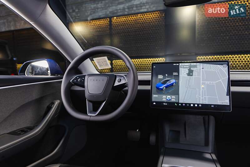 Седан Tesla Model 3 2024 в Луцьку