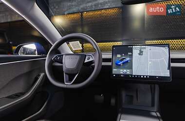 Седан Tesla Model 3 2024 в 