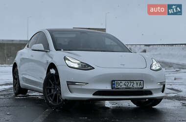 Седан Tesla Model 3 2018 в Львове