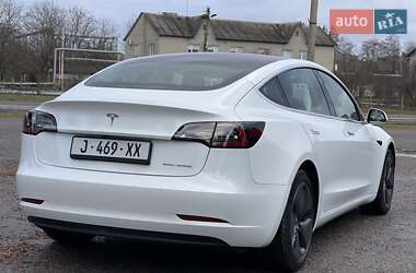 Седан Tesla Model 3 2019 в Дубні