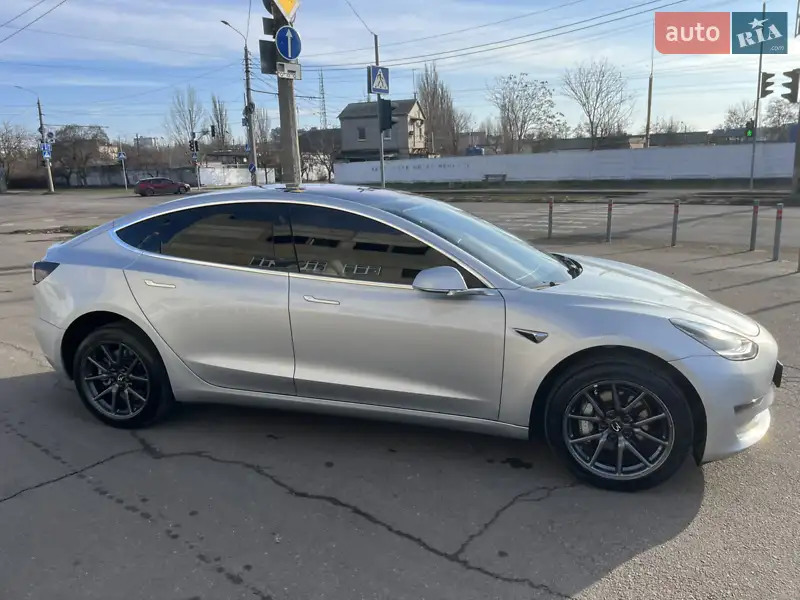 Седан Tesla Model 3 2018 в 