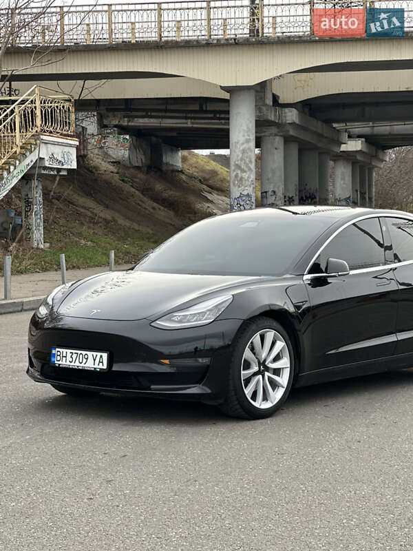 Tesla Model 3 2020