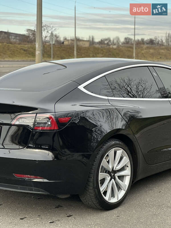 Седан Tesla Model 3 2020 в Одессе