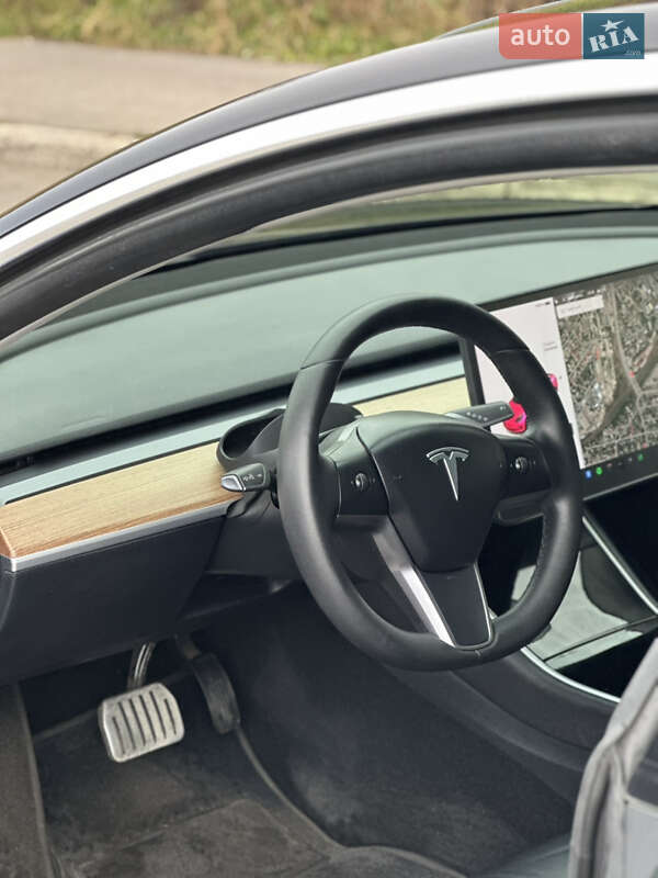 Седан Tesla Model 3 2020 в Одессе