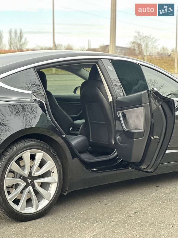 Седан Tesla Model 3 2020 в Одессе