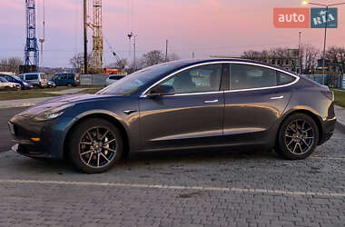 Седан Tesla Model 3 2019 в Вінниці