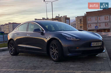 Седан Tesla Model 3 2019 в Вінниці