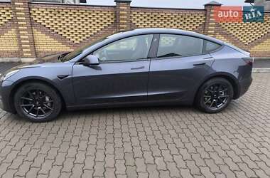 Седан Tesla Model 3 2021 в 