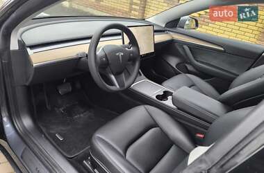Седан Tesla Model 3 2021 в 