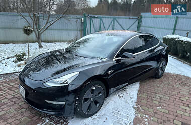 Седан Tesla Model 3 2018 в Житомирі