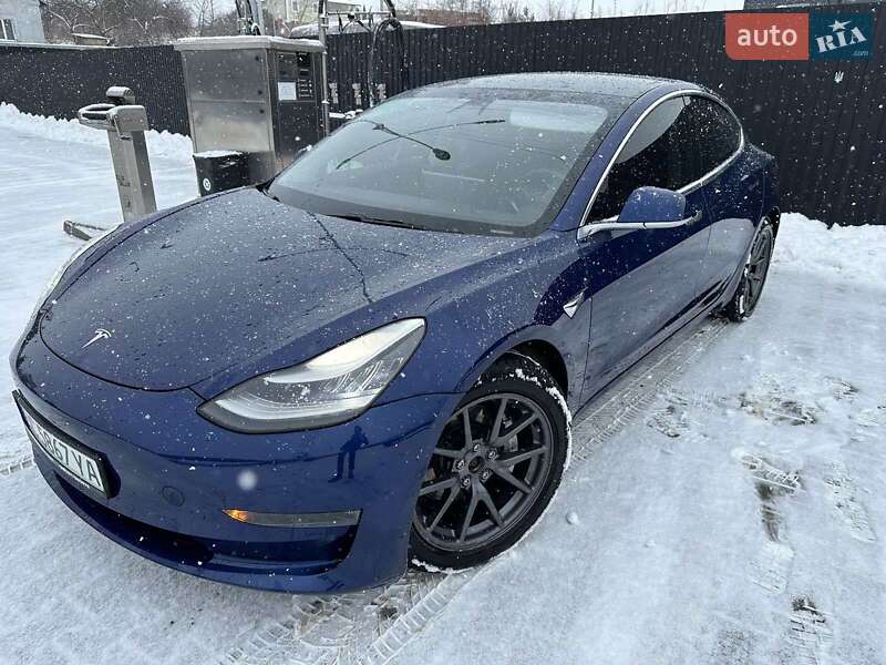Седан Tesla Model 3 2020 в Львові