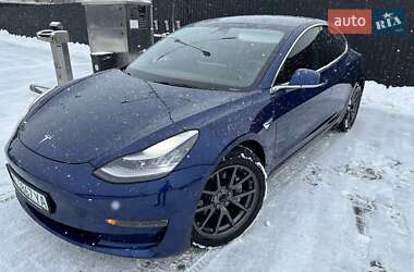 Седан Tesla Model 3 2020 в 