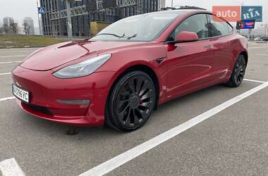 Седан Tesla Model 3 2021 в Киеве