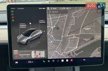 Седан Tesla Model 3 2022 в 