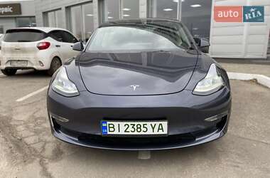 Седан Tesla Model 3 2022 в 