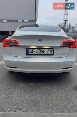 Седан Tesla Model 3 2019 в Дніпрі