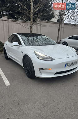 Седан Tesla Model 3 2019 в Дніпрі