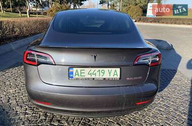 Седан Tesla Model 3 2020 в 