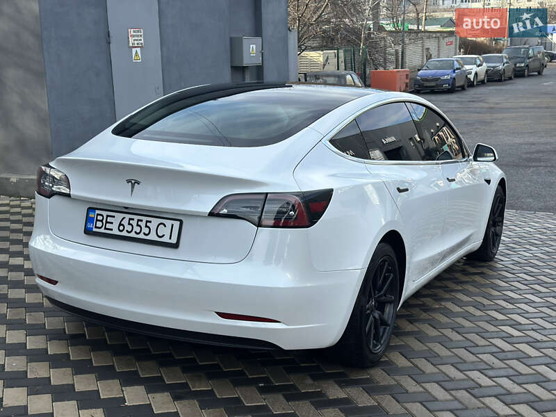 Седан Tesla Model 3 2020 в Николаеве