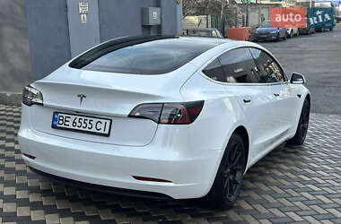Седан Tesla Model 3 2020 в 