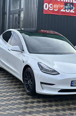 Седан Tesla Model 3 2020 в 
