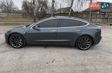 Седан Tesla Model 3 2019 в 